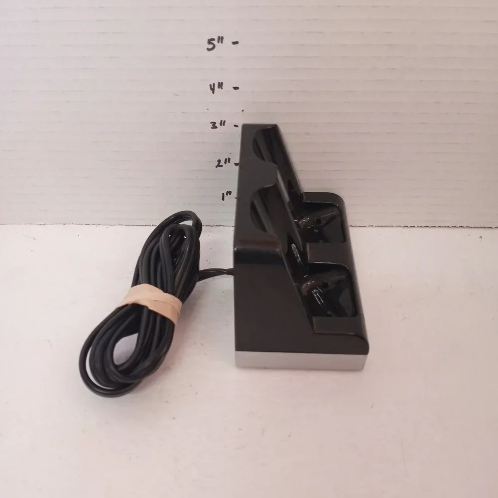 Nyko Nintendo WII Controller Wiimote Charging Station Model 87016-A50
